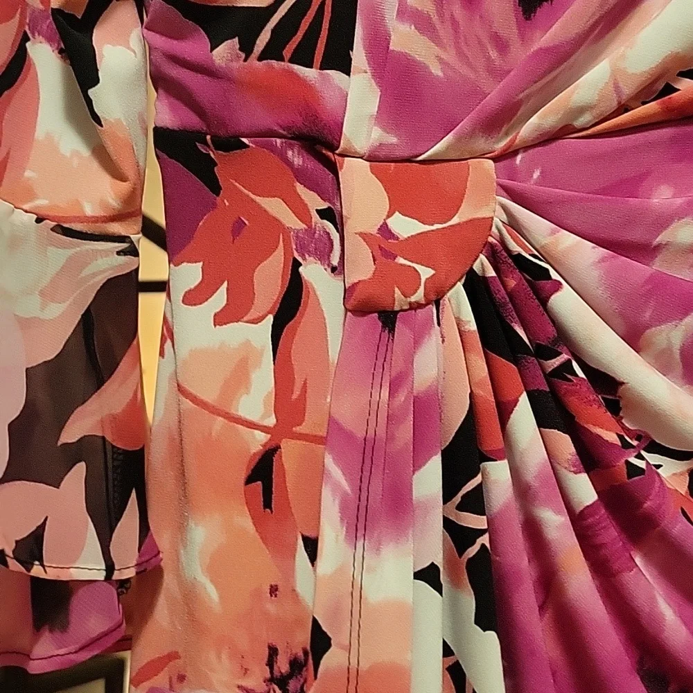 Gorgeous pink & black dress. Size 12 - Picture 6 of 8